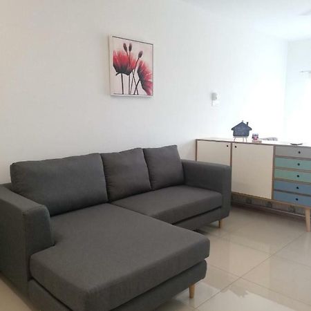2 Carpark Gep 5 Star Hotel Bed & Sofa Studio Seri Kembangan Exterior foto